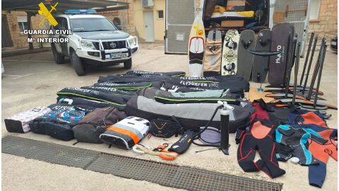 El material recuperado por la Guardia Civil de Alicante