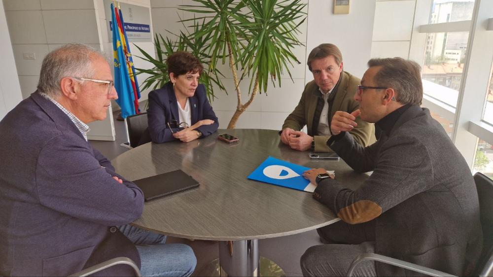 Principado y Otea crean un grupo de trabajo sobre fumar en terrazas Principado y Otea crean un grupo de trabajo sobre fumar en terrazas