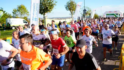 Imagen de archivo de una carrera popular. Imagen de archivo de una carrera popular.