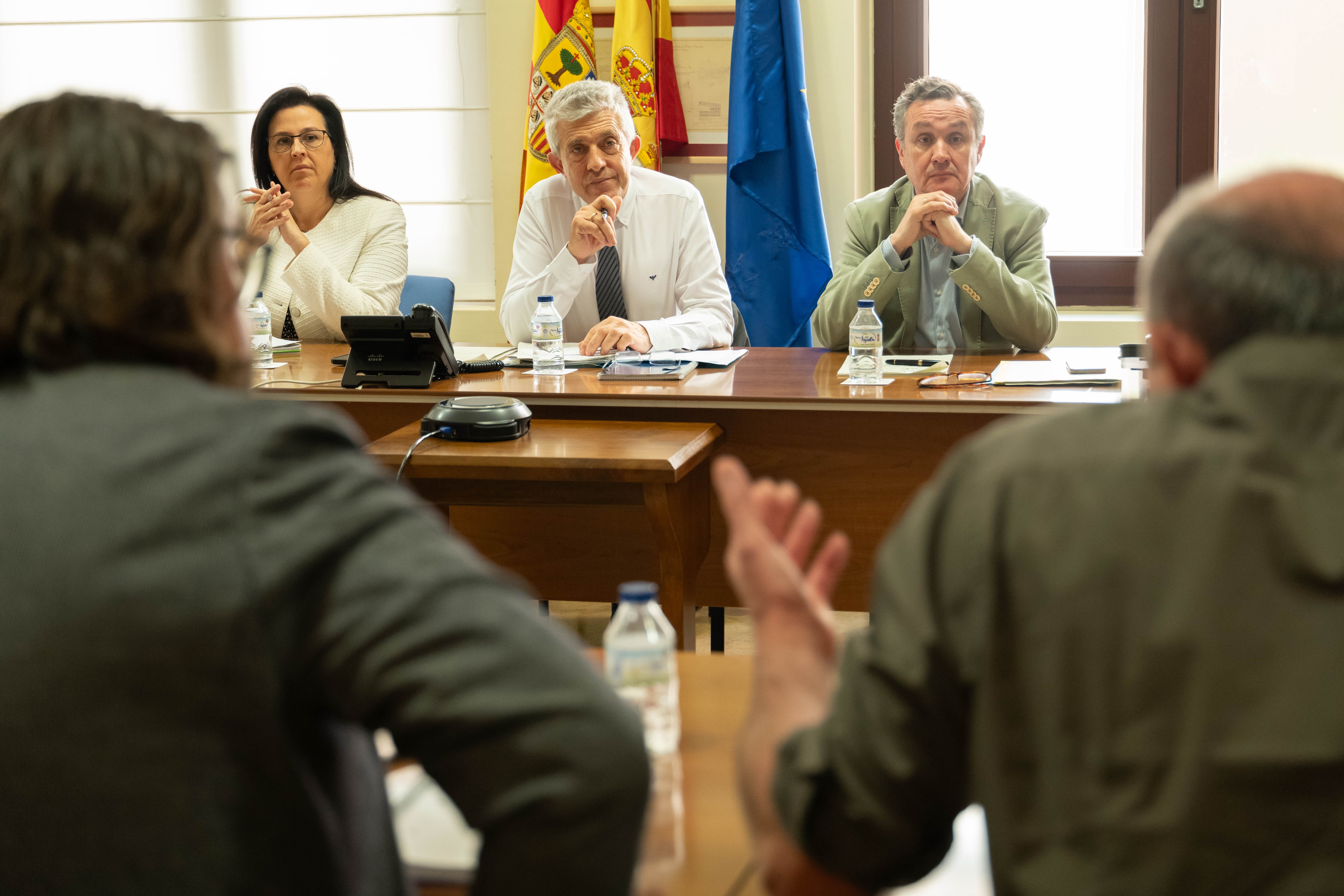 El consejero Samper avanza una línea de ayudas para jóvenes agricultores en Aragón El consejero Samper avanza una línea de ayudas para jóvenes agricultores en Aragón