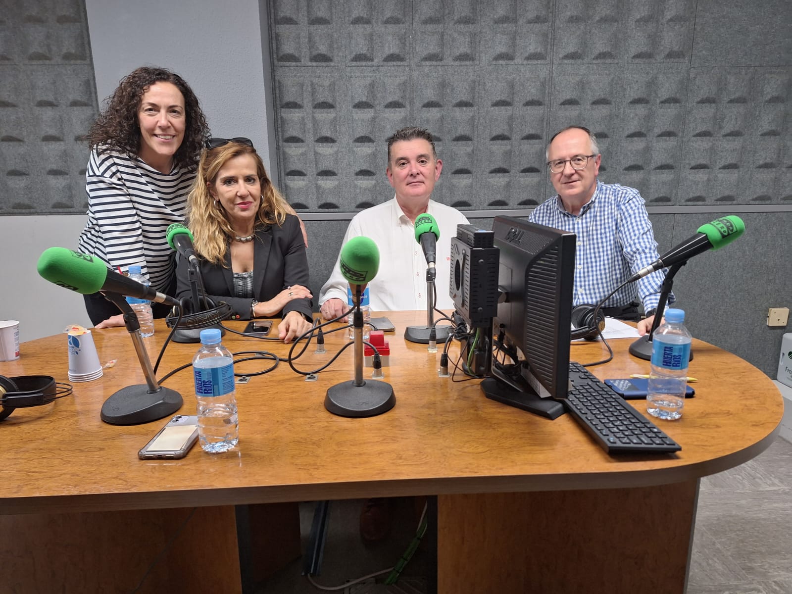 La tertulia de 'Más de uno' repasa la actualidad de Torrevieja, Orihuela y la comarca de la Vega Baja La tertulia de 'Más de uno' repasa la actualidad de Torrevieja, Orihuela y la comarca de la Vega Baja