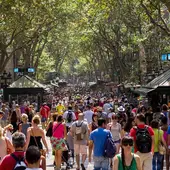 La Rambla es una de las principales arterias de Barcelona La Rambla es una de las principales arterias de Barcelona