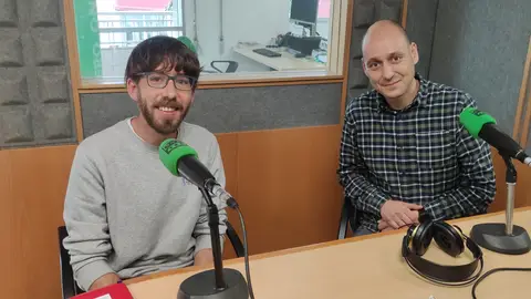 Falamos de ciencia con Anton Pérez, responsable técnico de Pontenciencia, e Pablo Otero, científico do Centro Oceanográfico de Vigo. Pontenciencia: o Centro Oceanográfico e a ciencia ciudadana pasiva