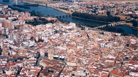 Vista a&eacute;rea Casco Antiguo de Badajoz y r&iacute;o Guadiana.