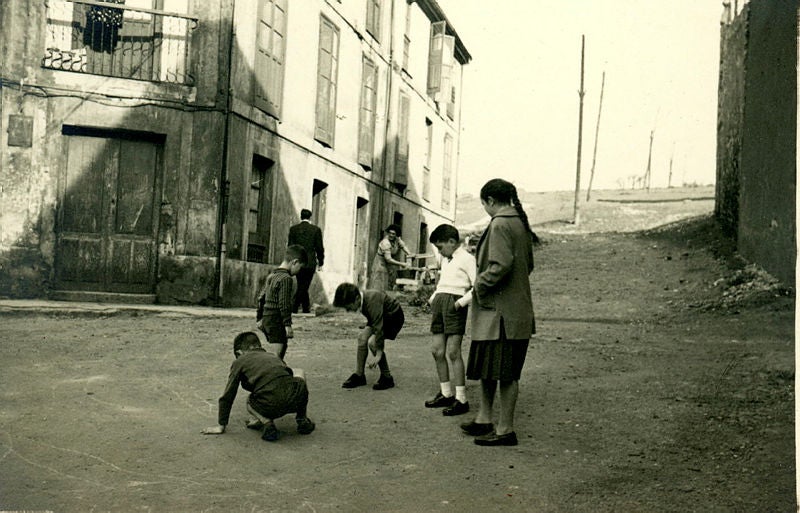 Cimadevilla: Un barrio con historia Cimadevilla: Un barrio con historia