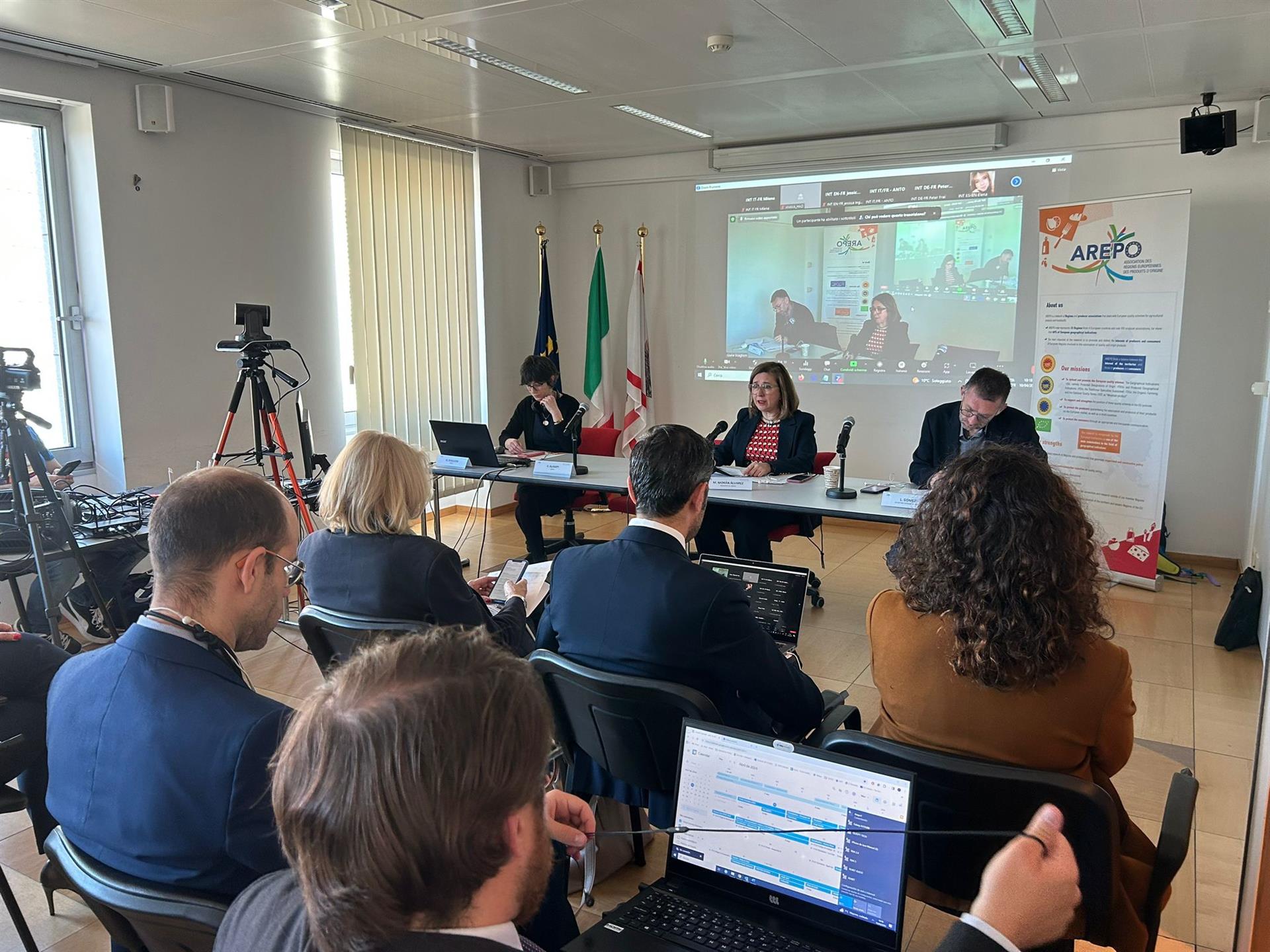 La consejera extremeña de Agricultura preside en Bruselas la Asamblea General de la Asociación de Regiones de Productos de Origen La consejera extremeña de Agricultura preside en Bruselas la Asamblea General de la Asociación de Regiones de Productos de Origen