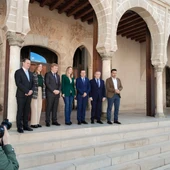 Junta de Extremadura, Diputación de Badajoz y Ayuntamiento presentes en la firma del convenio para la creación del Consorcio del Casco Antiguo. Junta de Extremadura, Diputación de Badajoz y Ayuntamiento presentes en la firma del convenio para la creación del Consorcio del Casco Antiguo.