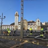 Tareas de mantenimiento tras temporal de mar en Canarias