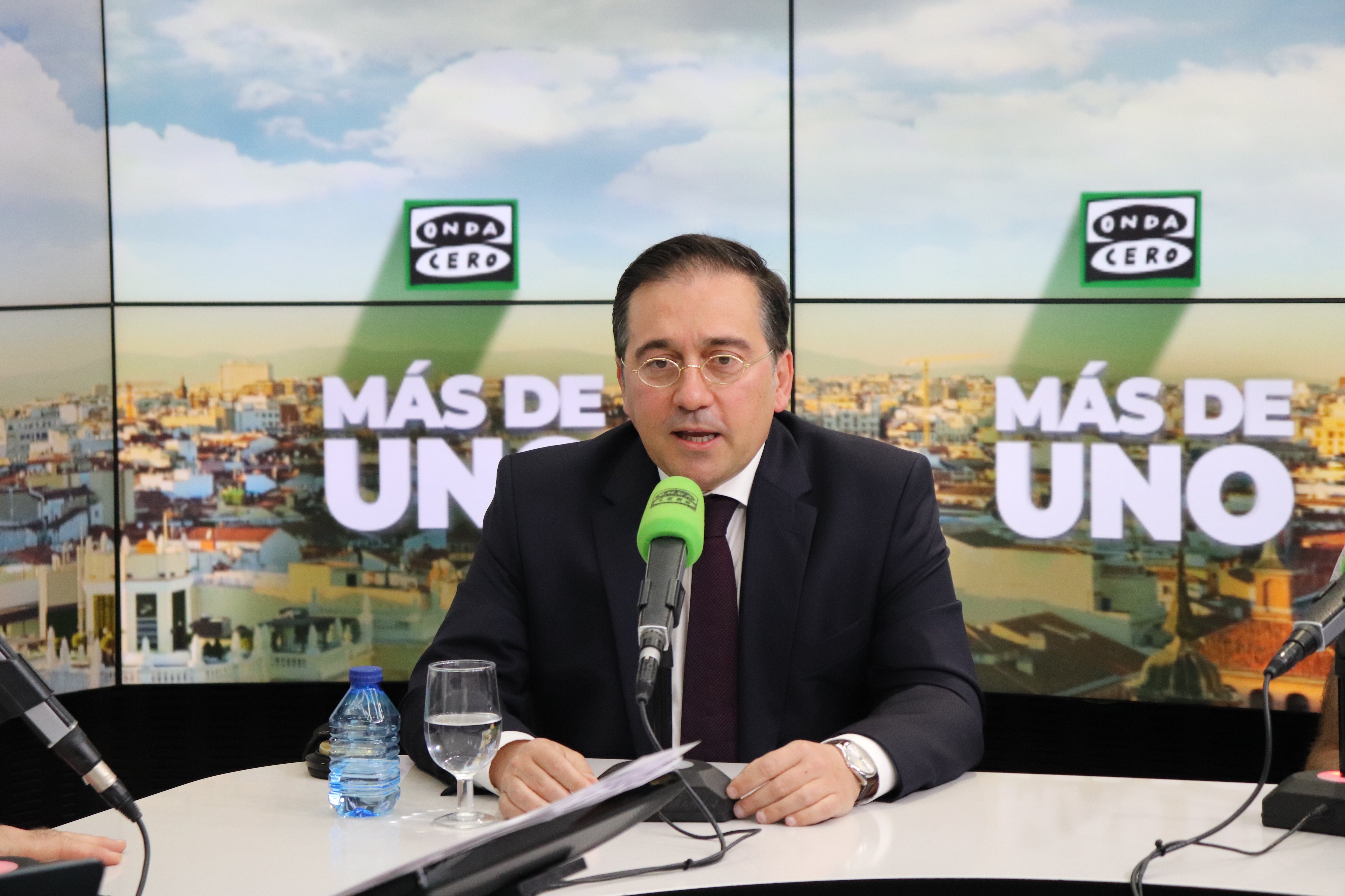 Albares defiende a Santos Cerdán: "Tengo el mejor concepto de él" Albares defiende a Santos Cerdán: "Tengo el mejor concepto de él"