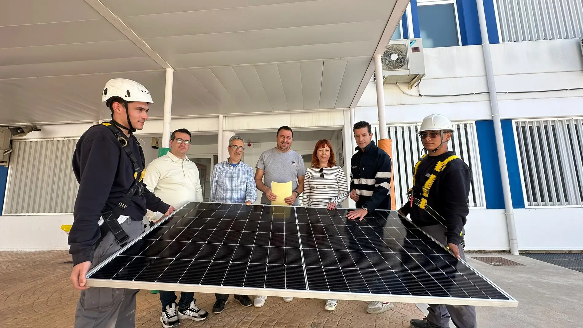 La Nucía ahorrará hasta 12.000 euros anuales en la factura de la luz del colegio Muixara por las nuevas placas solares