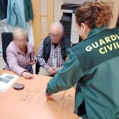 La Guardia Civil detiene a un conductor de ambulancias que había sustraído joyas a una pareja septuagenaria en Benidorm