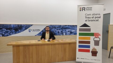 El alcalde de l´Alcora, Samuel Falomir ha presentado la campaña. El alcalde de l´Alcora, Samuel Falomir ha presentado la campaña.