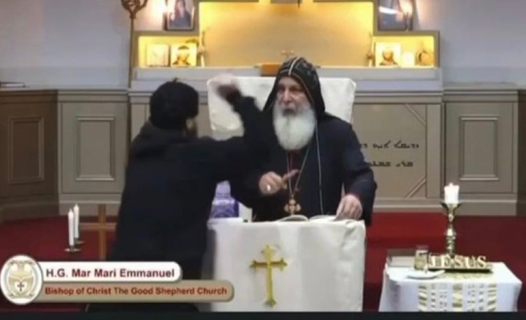 Un sacerdote y varios feligreses apuñalados durante una misa en una iglesia de Sídney Un sacerdote y varios feligreses apuñalados durante una misa en una iglesia de Sídney