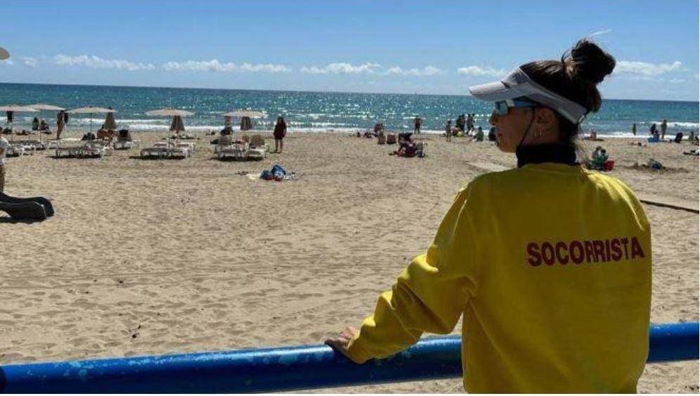 La actual empresa de salvamento y socorrismo en las playas continuará prestando el servicio La actual empresa de salvamento y socorrismo en las playas continuará prestando el servicio