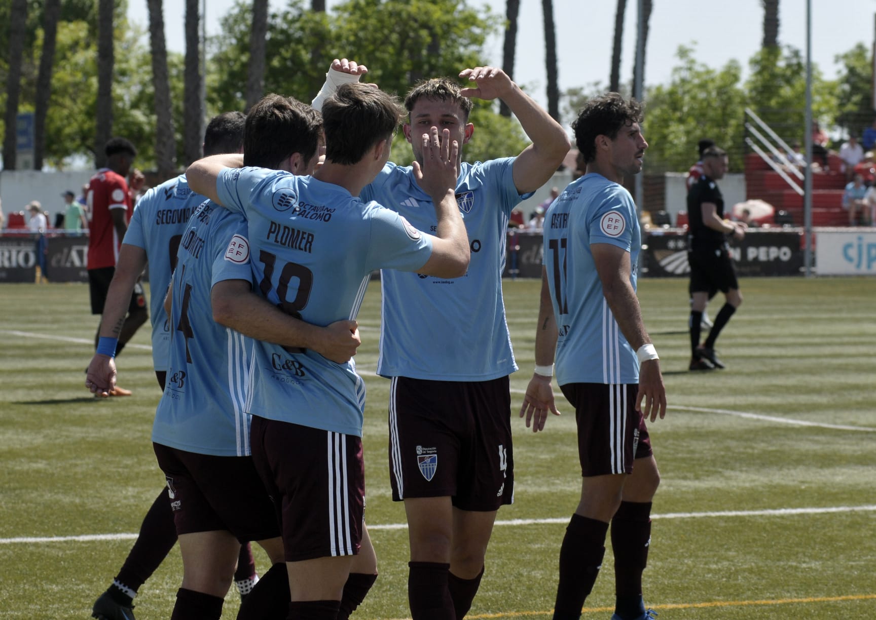 La Segoviana consolida el liderato con el triunfo ante el Montijo y la derrota del Sanse La Segoviana consolida el liderato con el triunfo ante el Montijo y la derrota del Sanse
