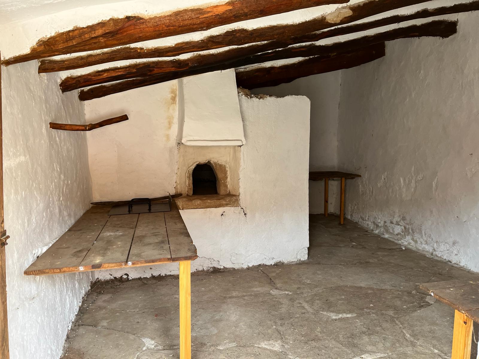 La localidad turolense de San Agustín rehabilita el horno de Los Baltasares La localidad turolense de San Agustín rehabilita el horno de Los Baltasares