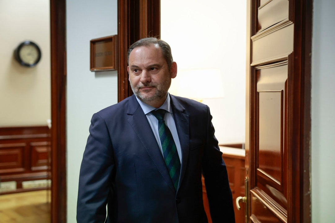 Ábalos tacha de "tribunal de honor" el informe de Transportes sobre la trama Koldo: "No me lo esperaba del PSOE" Ábalos tacha de "tribunal de honor" el informe de Transportes sobre la trama Koldo: "No me lo esperaba del PSOE"