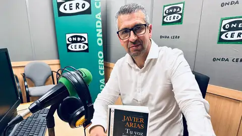 Javier Arias con su nueva novela en OCR La Ribera Javier Arias con su nueva novela en OCR La Ribera