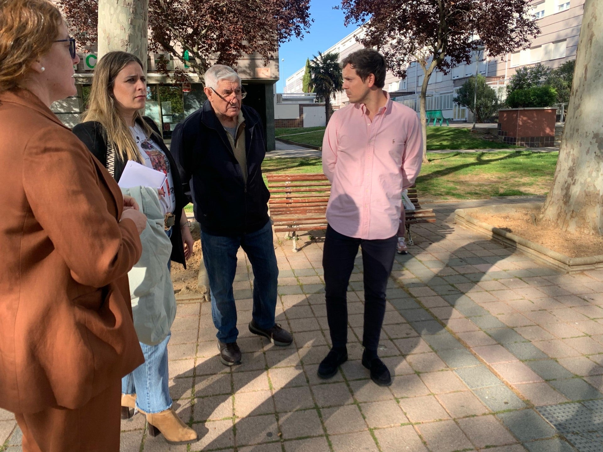 El PP municipal reanuda la visita a los barrios de la capital y continúa así con su plan de escucha activa con vecinos y colectivos El PP municipal reanuda la visita a los barrios de la capital y continúa así con su plan de escucha activa con vecinos y colectivos