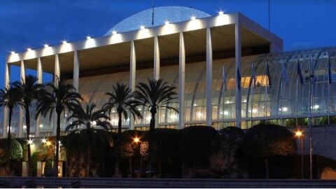 Imagen nocturna del Palau de la Música de València 