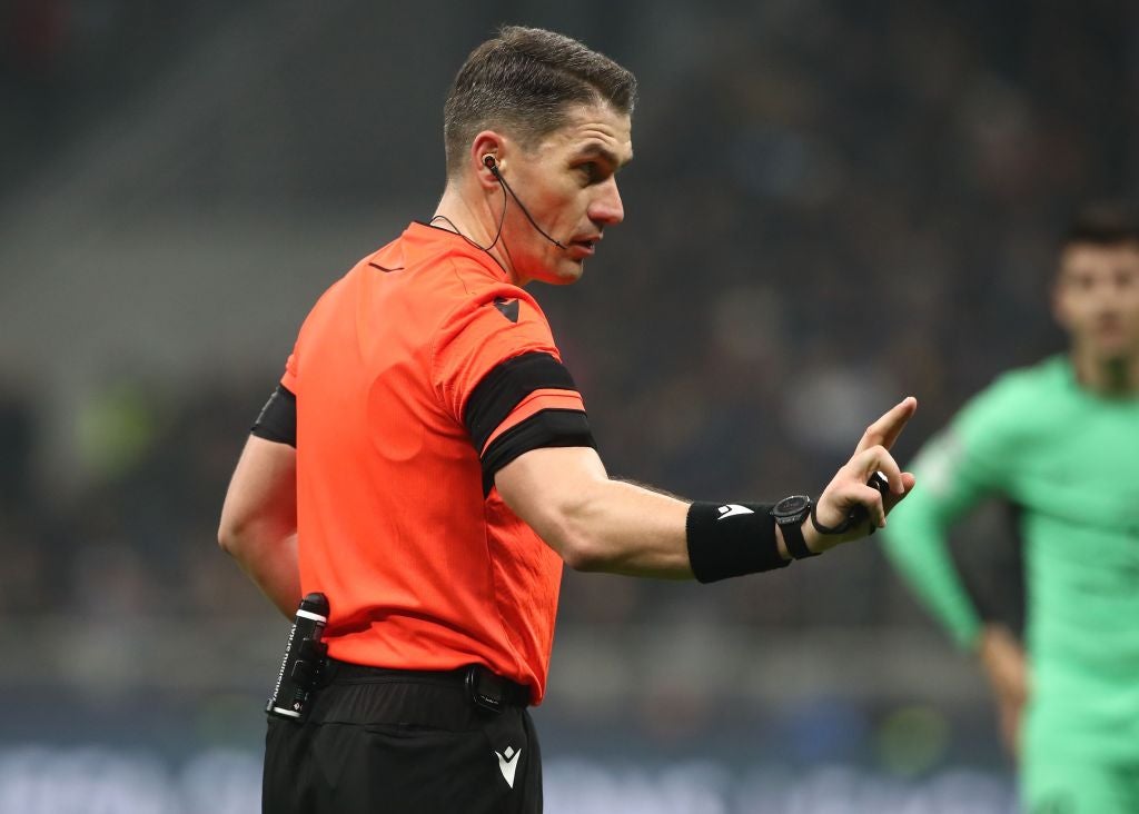 Quién es István Kovács, el árbitro del Barcelona vs PSG de la Champions League Quién es István Kovács, el árbitro del Barcelona vs PSG de la Champions League