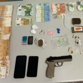 Cerca de 8.000 euros en efectivo, drogas y otros objetos intervenidos