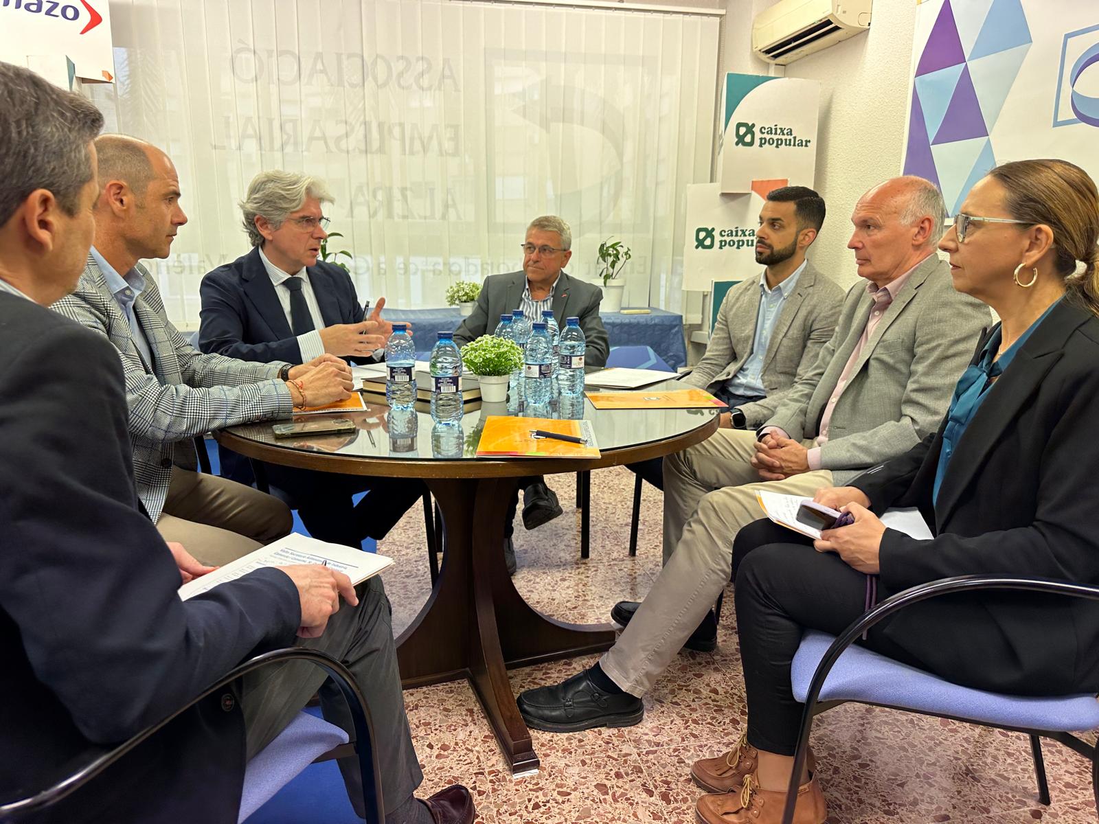 La Generalitat creará un grupo de trabajo para la construcción del nuevo Pont de Xàtiva en Alzira La Generalitat creará un grupo de trabajo para la construcción del nuevo Pont de Xàtiva en Alzira