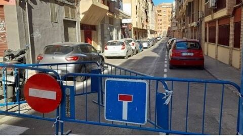 La calle Pintor Otilio cortada por problemas en el suelo