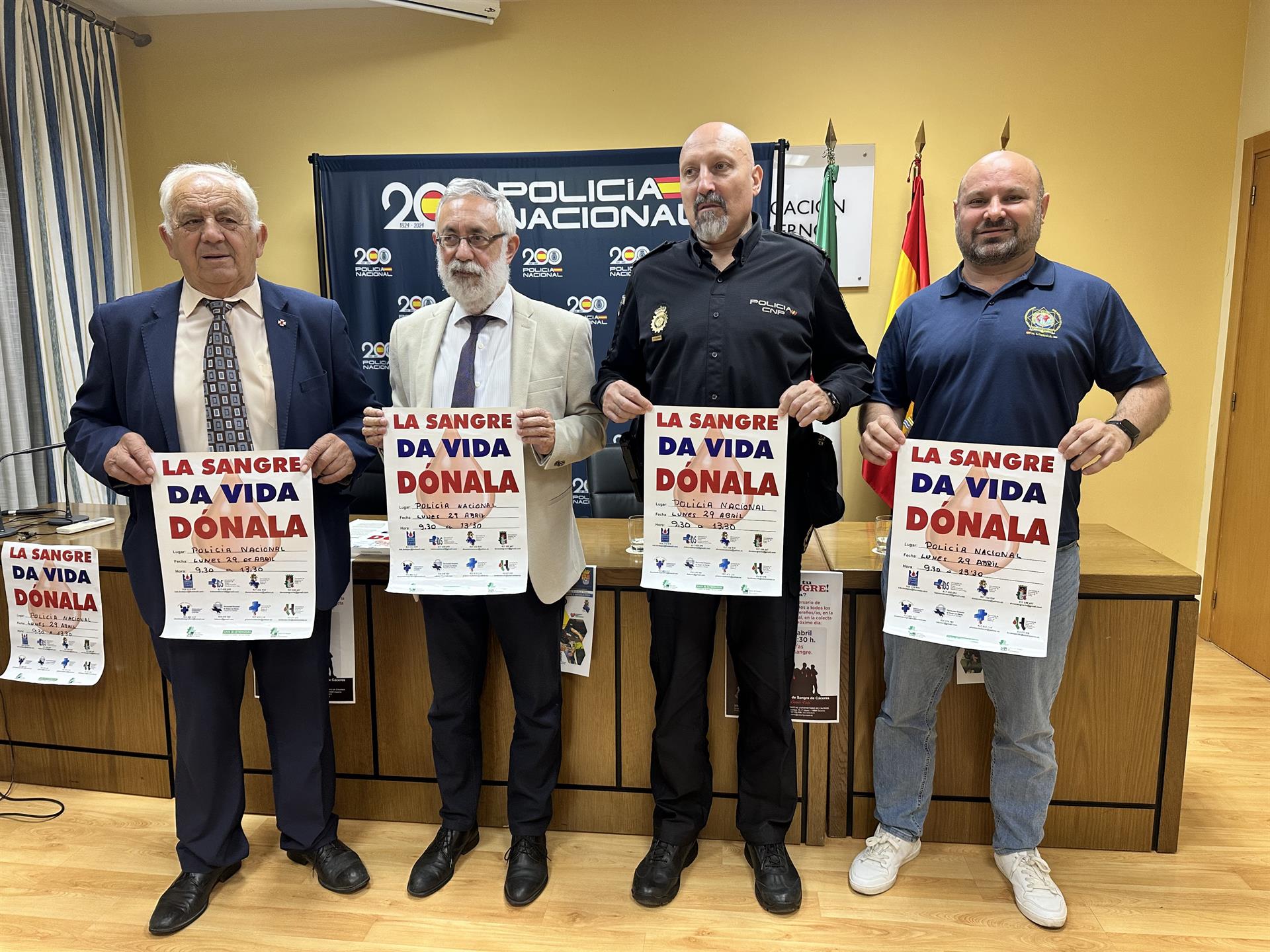 La Policía Nacional de Cáceres impulsará una jornada de donación de sangre el 29 de abril con motivo de su 200 aniversario La Policía Nacional de Cáceres impulsará una jornada de donación de sangre el 29 de abril con motivo de su 200 aniversario