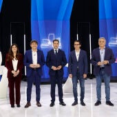 Los candidatos a lehendakari (i-d) por Vox, Amaia Martínez, por Podemos, Miren Gorrotxategi, por el PSE-PSOE, Eneko Andueza, por el PNV, Imanol Pradales, por EH-Bildu, Pello Otxandiano, por el PP, Javier de Andrés, y por Sumar, Alba García.