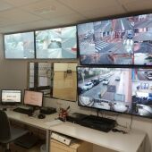 Sala control de imágenes captadas por las cámaras de vigilancia instaladas en Aspe.
