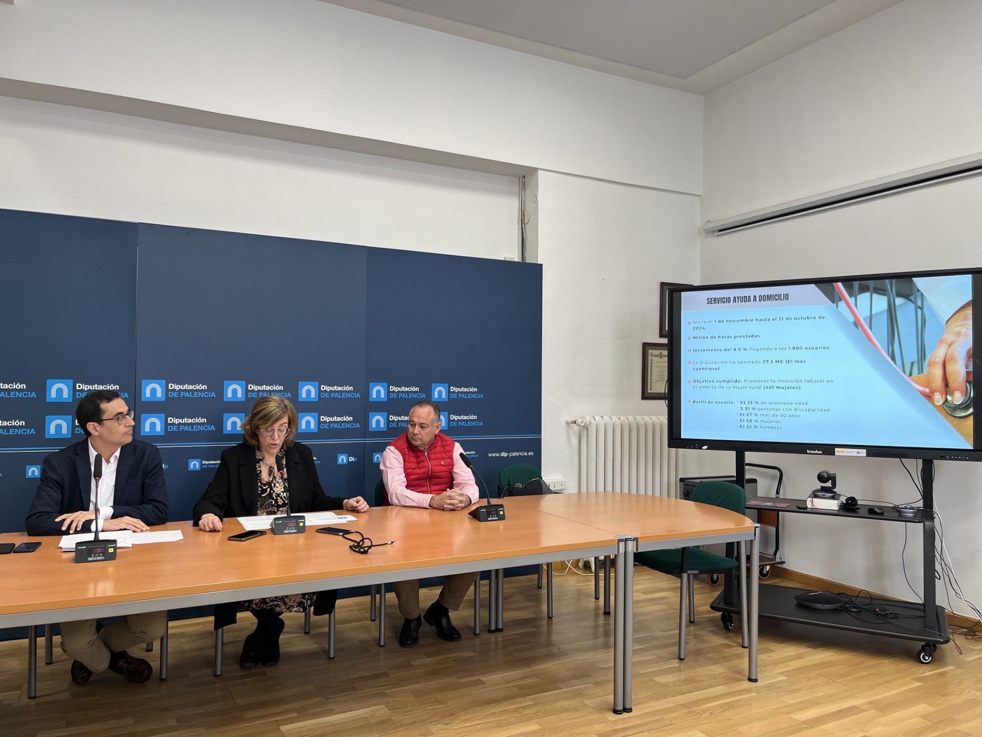 La ayuda a domicilio de la Diputación de Palencia roza el millón de horas prestadas en tres años y llega a 1.980 usuarios La ayuda a domicilio de la Diputación de Palencia roza el millón de horas prestadas en tres años y llega a 1.980 usuarios