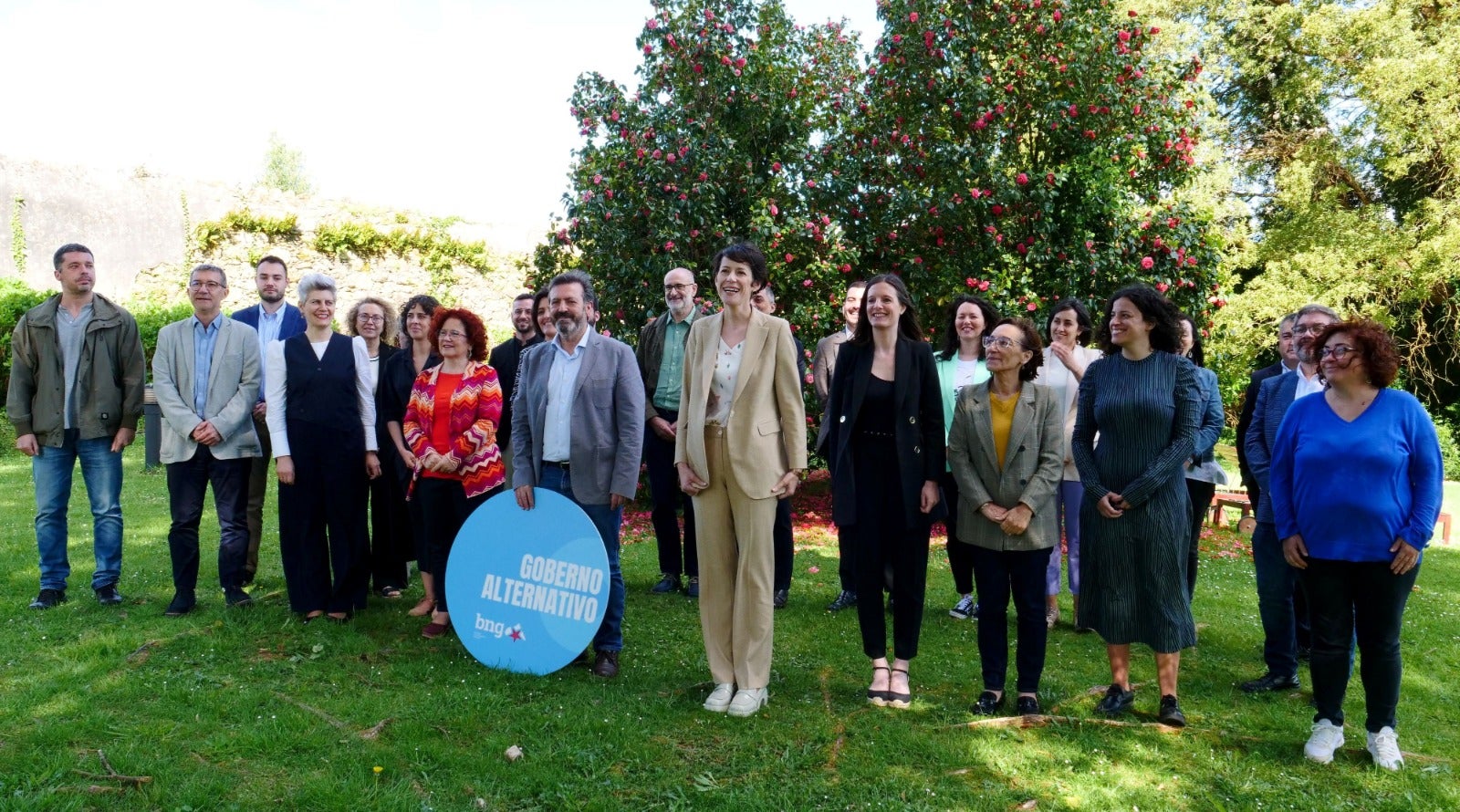 El BNG constituye un "gobierno alternativo" inspirado en los gabinetes en la sombra del parlamentarismo inglés El BNG constituye un "gobierno alternativo" inspirado en los gabinetes en la sombra del parlamentarismo inglés