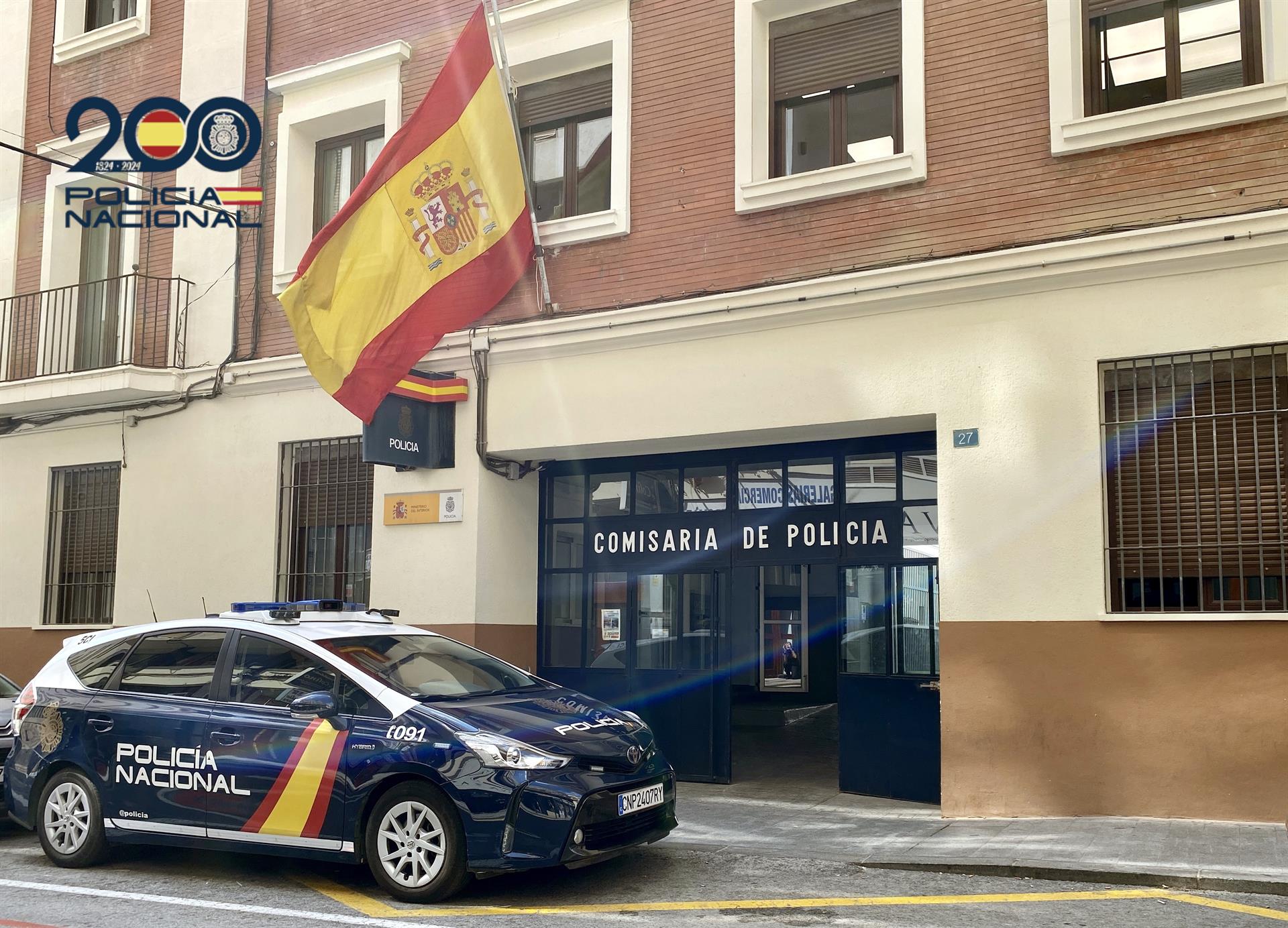 Roban en Alicante un reloj valorado en 117.000 euros a un anciano tras darle un empujón en plena calle Roban en Alicante un reloj valorado en 117.000 euros a un anciano tras darle un empujón en plena calle
