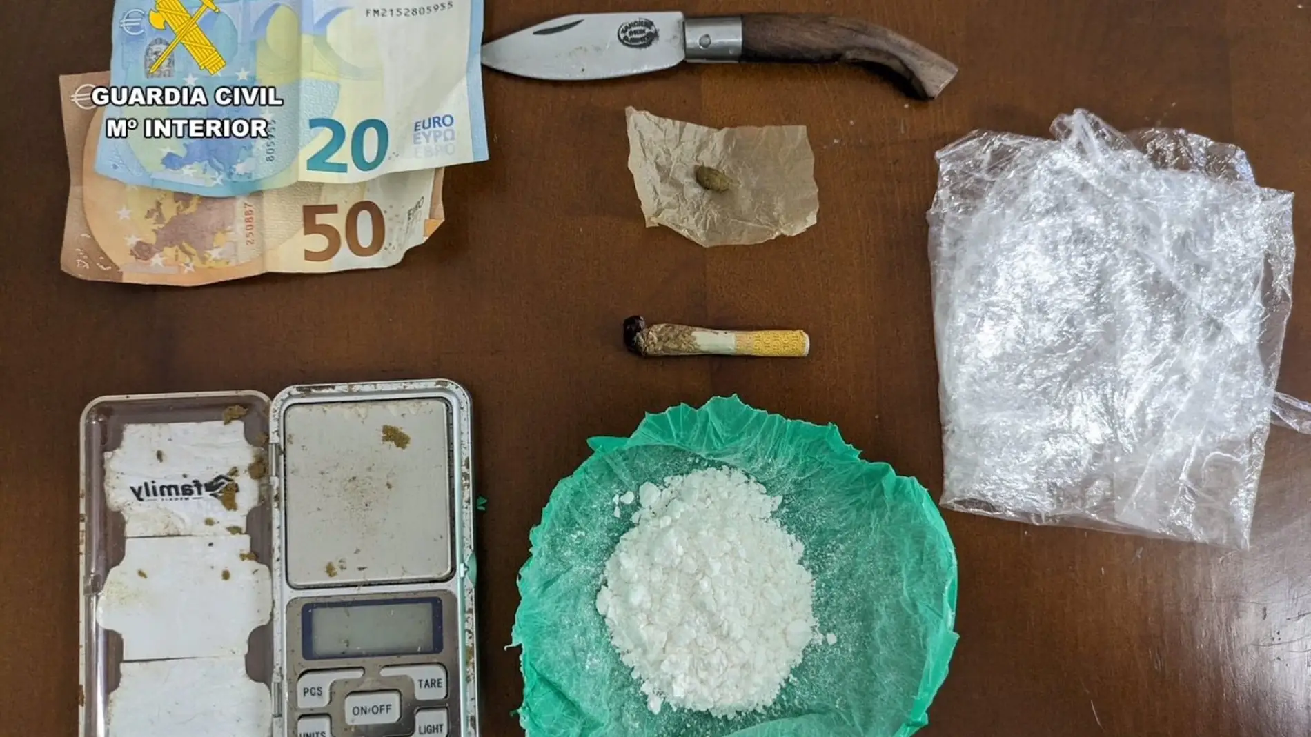 Interceptan a un conductor en Torremocha que portaba 255 dosis de cocaína en su coche