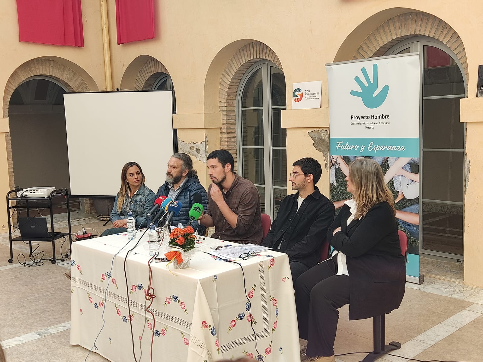 "Los comportamientos suicidas tienen mayor incidencia en hombres que en mujeres" "Los comportamientos suicidas tienen mayor incidencia en hombres que en mujeres"