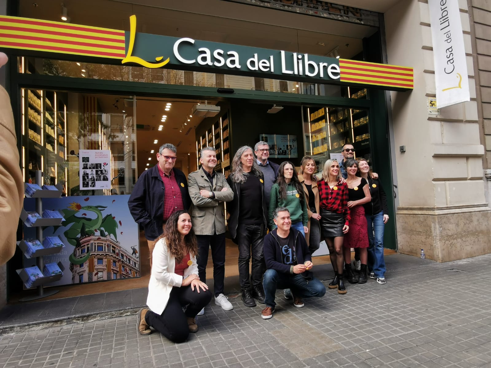 Els autors preferits d'aquest Sant Jordi es converteixen en llibreters per un dia Els autors preferits d'aquest Sant Jordi es converteixen en llibreters per un dia
