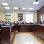 El alcalde de La Vila, Marcos Zaragoza, acusa al PSOE de querer obstaculizar los proyectos puestos en marcha por el nuevo gobierno