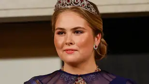 Imagen de la princesa Amalia de Holanda en un banquete en honor a los reyes de España en Ámsterdam