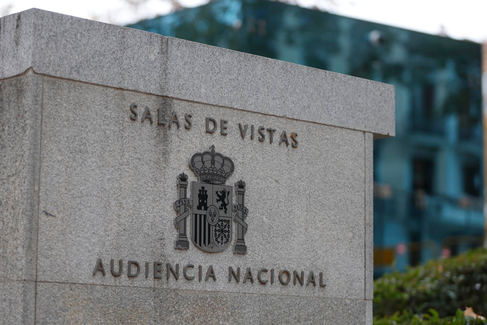 Fiscalía pide cárcel para 17 acusados de ensalzar el terrorismo de ETA Fiscalía pide cárcel para 17 acusados de ensalzar el terrorismo de ETA