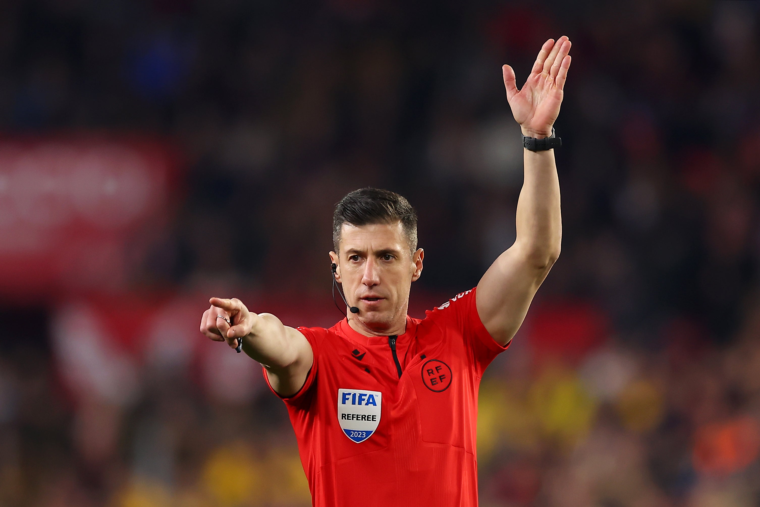 Soto Grado dirigirá el clásico Real Madrid-Barcelona Soto Grado dirigirá el clásico Real Madrid-Barcelona