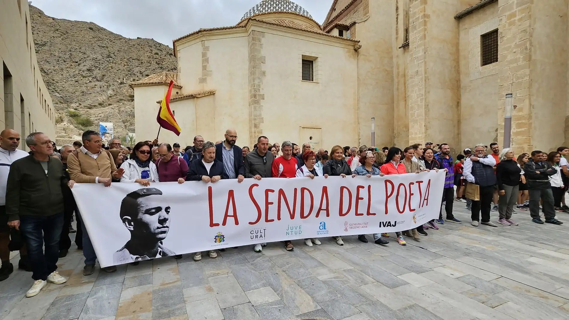 Más de 1.300 senderistas recorren este fin de semana la Senda del Poeta Miguel Hernández