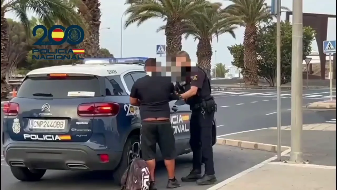 Im&aacute;genes de los da&ntilde;os y la detenci&oacute;n del pir&oacute;mano de Arrecife, Lanzarote