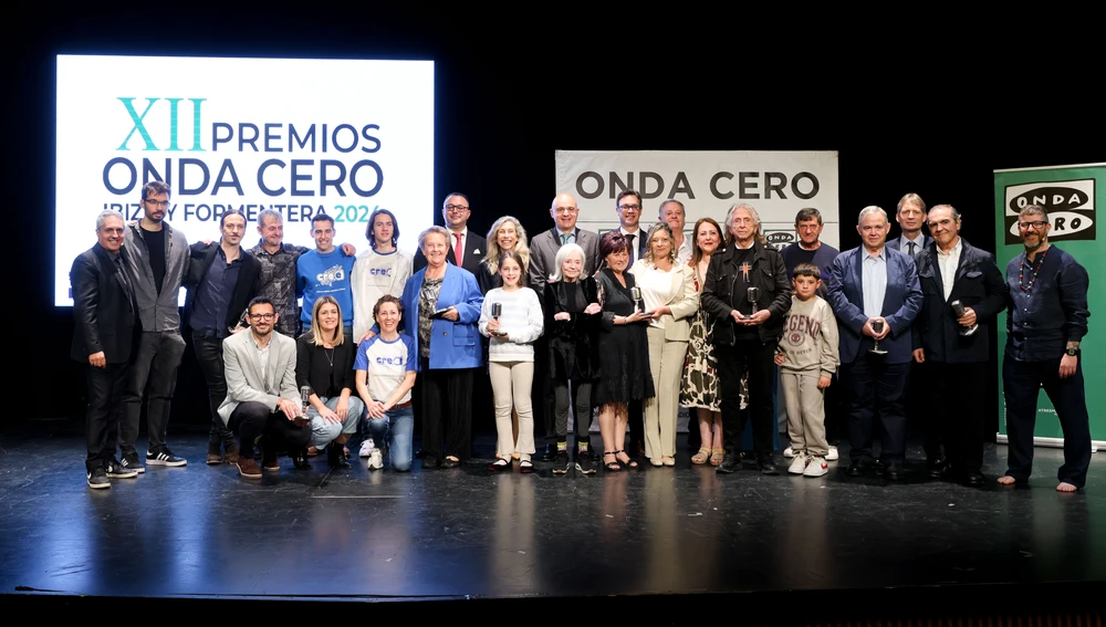 Foto de familia de todos los ganadores de la edición 2024