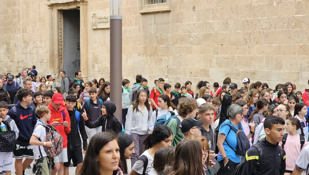Más de 1.300 senderistas recorren este fin de semana la Senda del Poeta Miguel Hernández Más de 1.300 senderistas recorren este fin de semana la Senda del Poeta Miguel Hernández