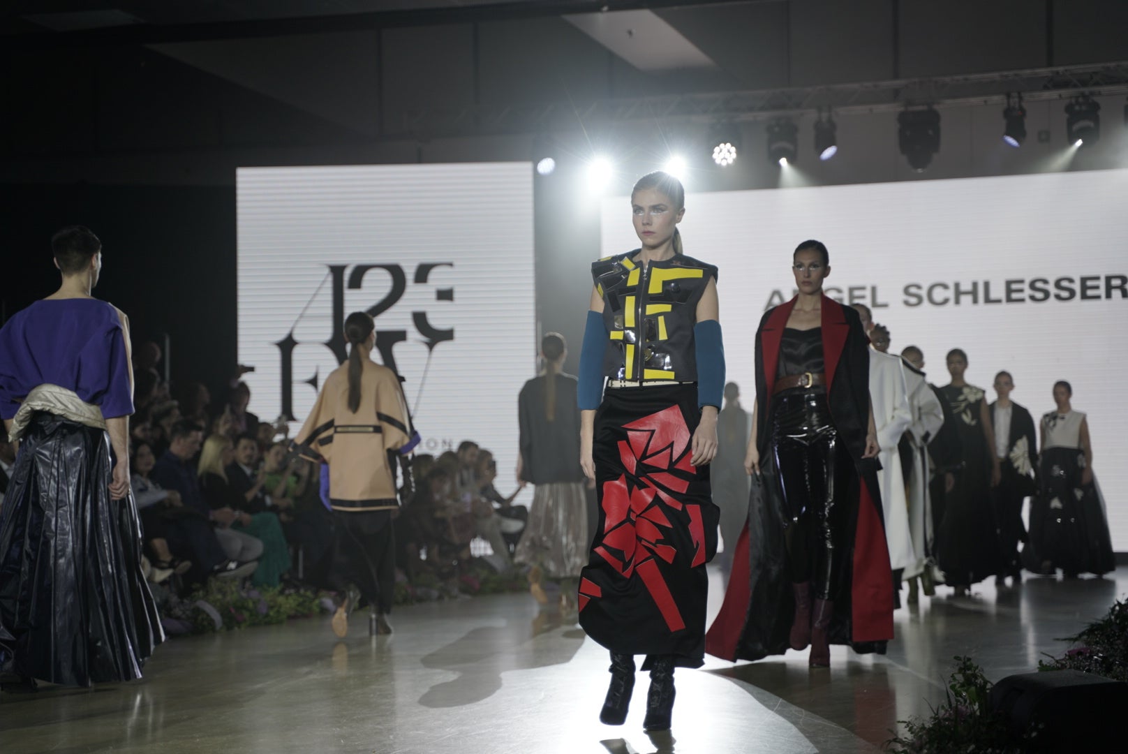 Los diseñadores dan las últimas puntadas para la Aragón Fashion Week Los diseñadores dan las últimas puntadas para la Aragón Fashion Week