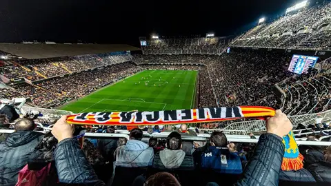 El Valencia CF anuncia autobuses gratuitos de ida y vuelta para viajar a Barcelona El Valencia CF anuncia autobuses gratuitos de ida y vuelta para viajar a Barcelona
