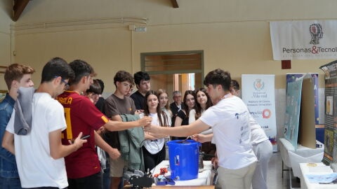 Imagen de archivo de la Feria de la Ciencia en el colegio Santa Mar&iacute;a. 
