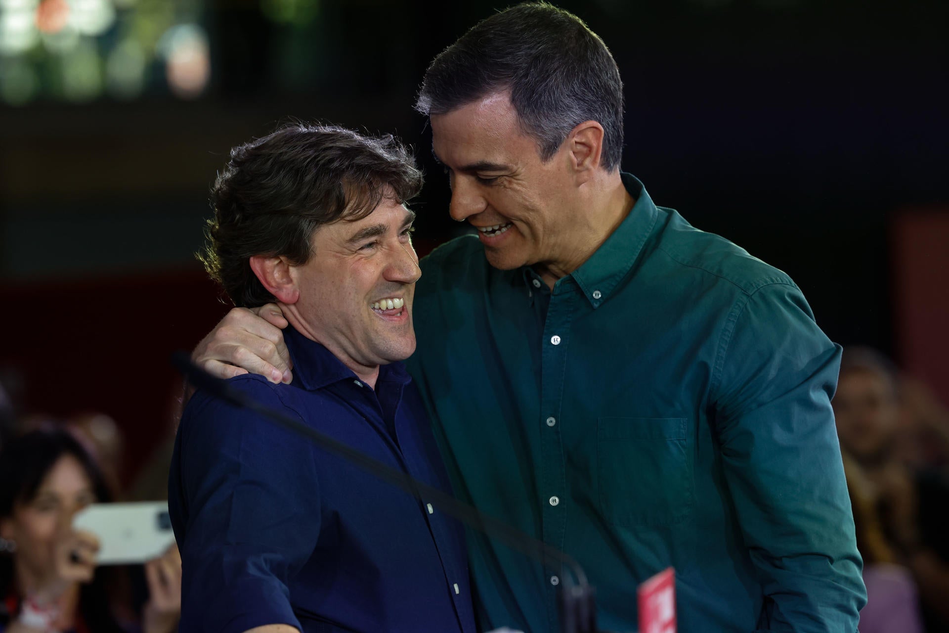 Tú o yo. Contigo o sin mí Tú o yo. Contigo o sin mí