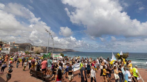 Manifestaciones en toda Canarias exigiendo el fin del modelo turístico de masas | 2